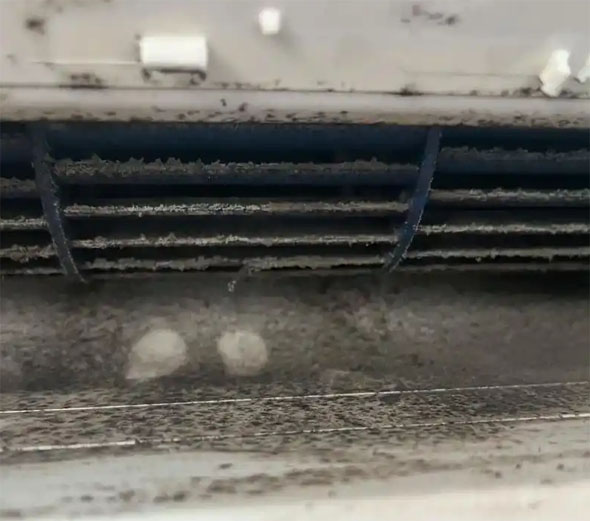 蓬安空调吹的风有股烧焦味是怎么回事